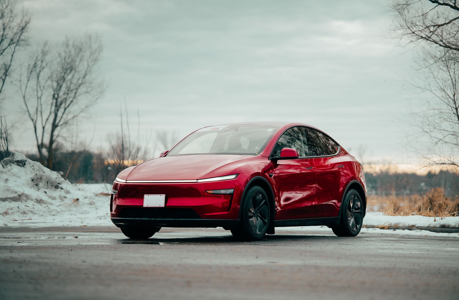 Autó akkumulátor télen, havas környezetben